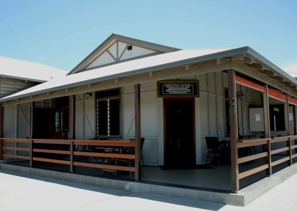 Merinda Village Hotel Bowen Exterior foto